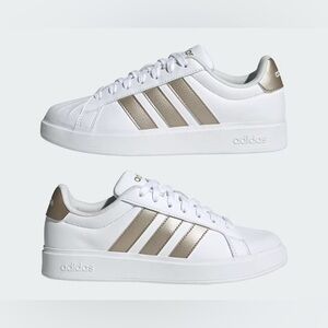 Adidas Street-walk- US 7 / Cloud
White / Cyber Metallic /Cloud White MSRP $75